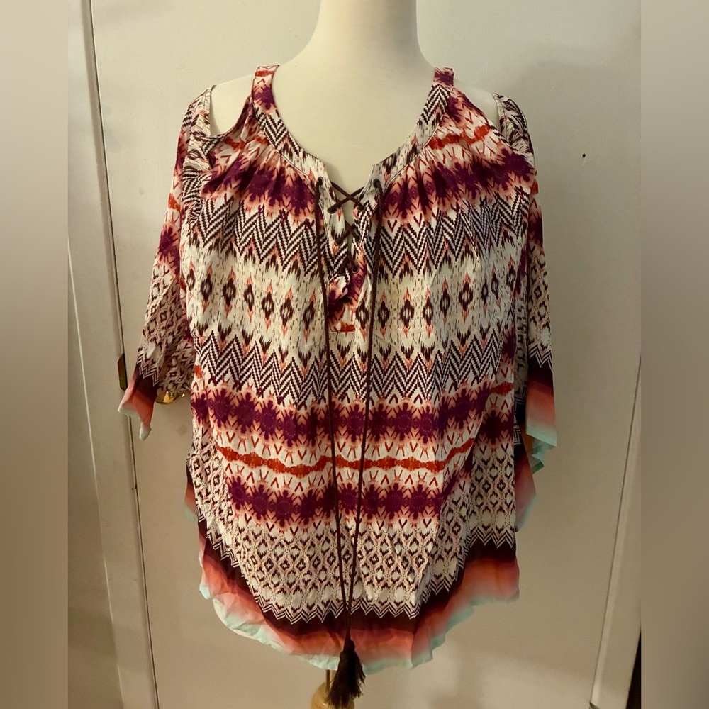 496 JESSICA SIMPSON Bohemian Cold Shoulder Top